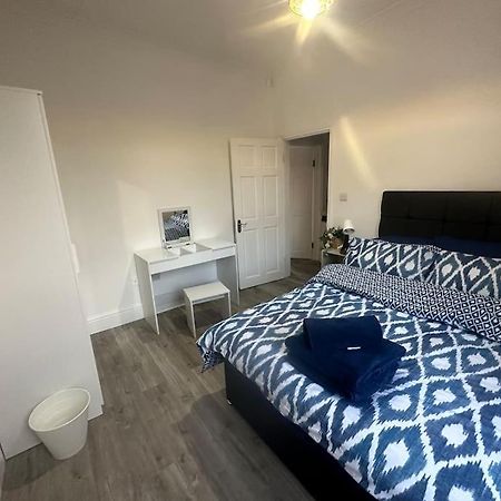 Modern 2 Bedroom Flat, Se6 Catford 외부 사진