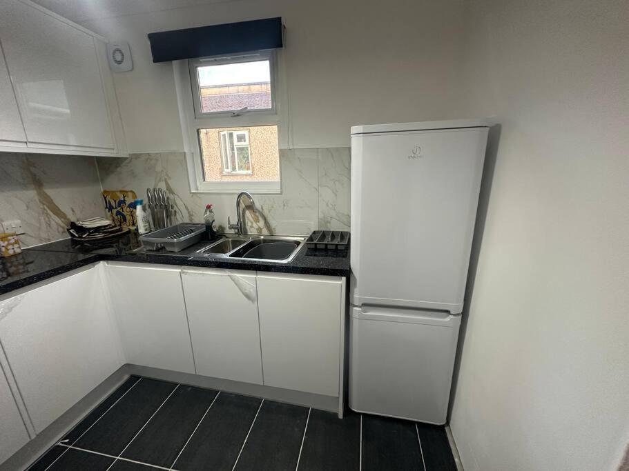 Modern 2 Bedroom Flat, Se6 Catford 외부 사진