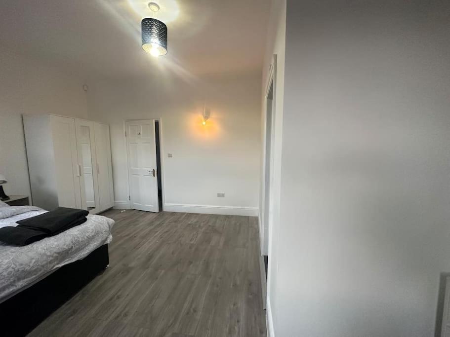 Modern 2 Bedroom Flat, Se6 Catford 외부 사진